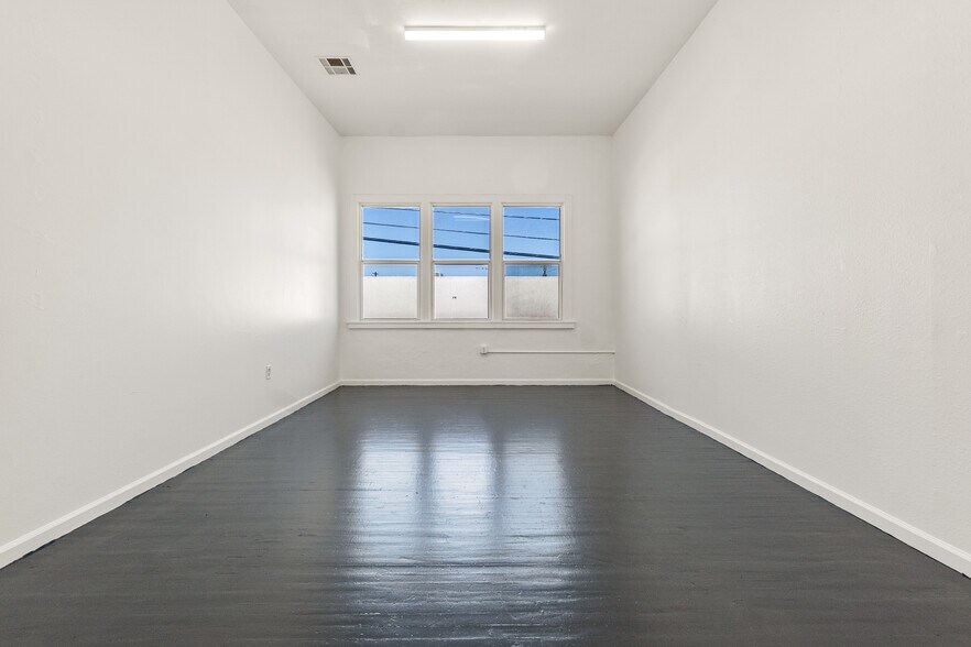 More Photos Of 1101-1125 S La Brea Ave, Inglewood Storefront Retail Office For Lease