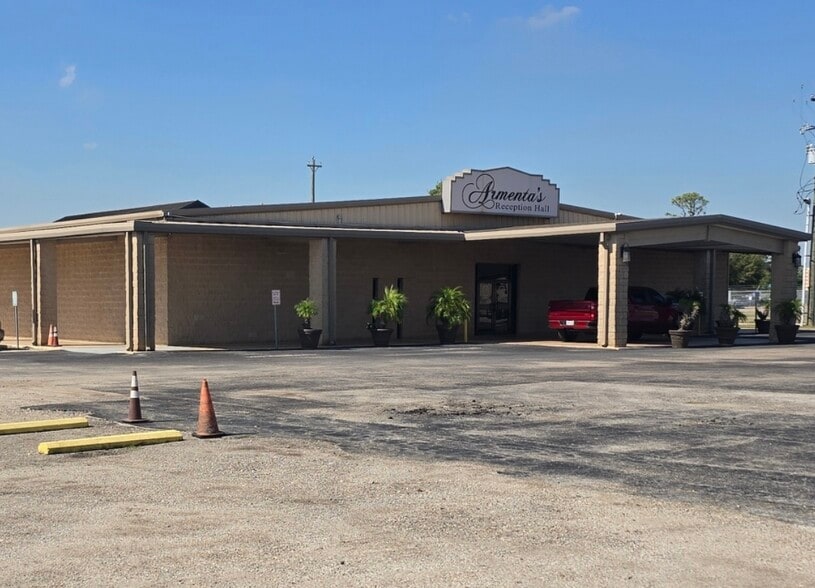 Primary Photo Of 825 Sheldon Rd, Channelview Lodge Meeting Hall For Lease