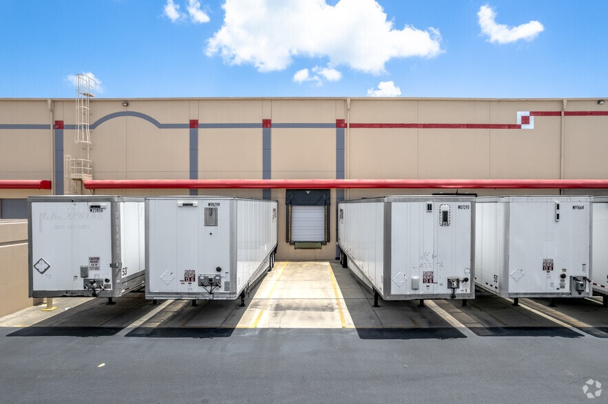 More Photos Of 6870 Firstpark Blvd, Lakeland Distribution For Lease