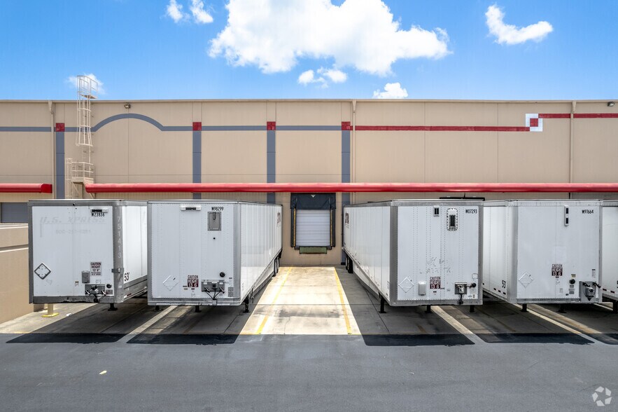 More Photos Of 6870 Firstpark Blvd, Lakeland Distribution For Lease