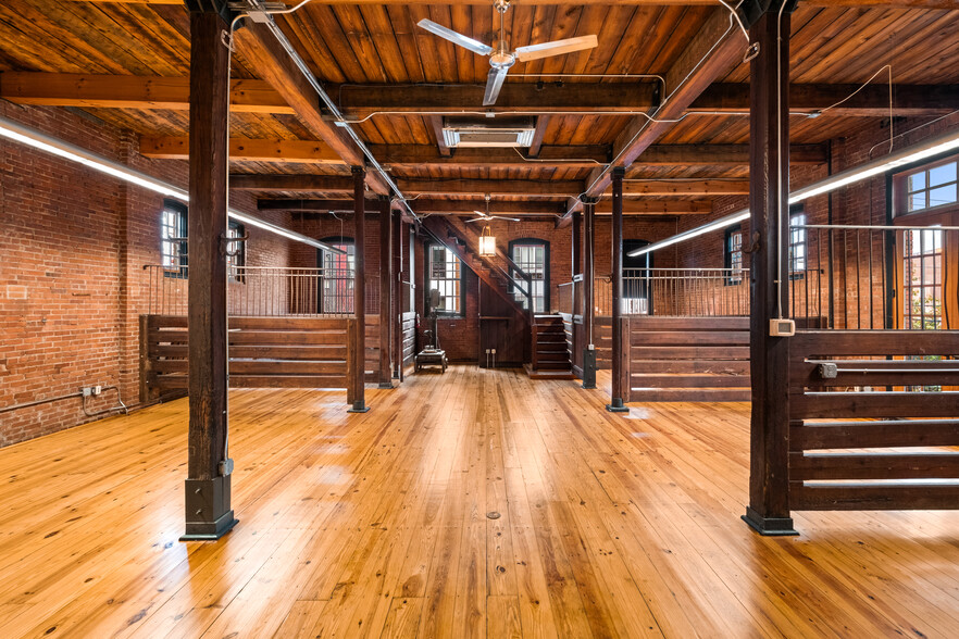 More Photos Of 1431 N Cadwallader St, Philadelphia Showroom For Lease