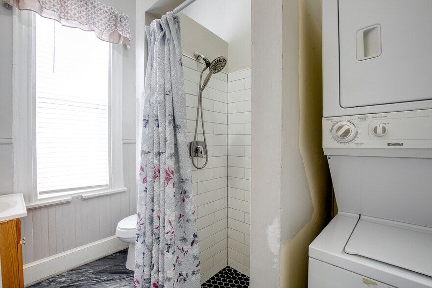 More Photos Of 1320 W Main St, Richmond Office Residential For Sale