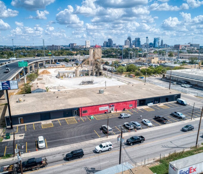 Primary Photo Of 1350-1390 N Colorado St, San Antonio Showroom For Sale