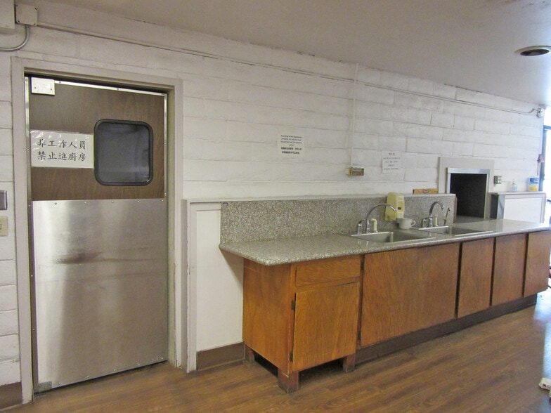 More Photos Of 238 E Church St, Stockton Office For Sale