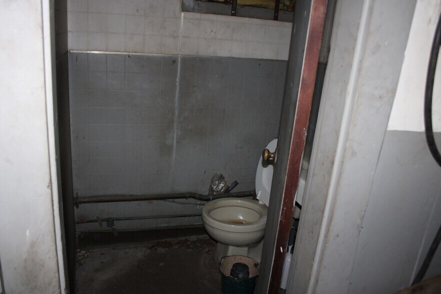 More Photos Of 5 Millers Falls Rd, Turners Falls Warehouse For Sale