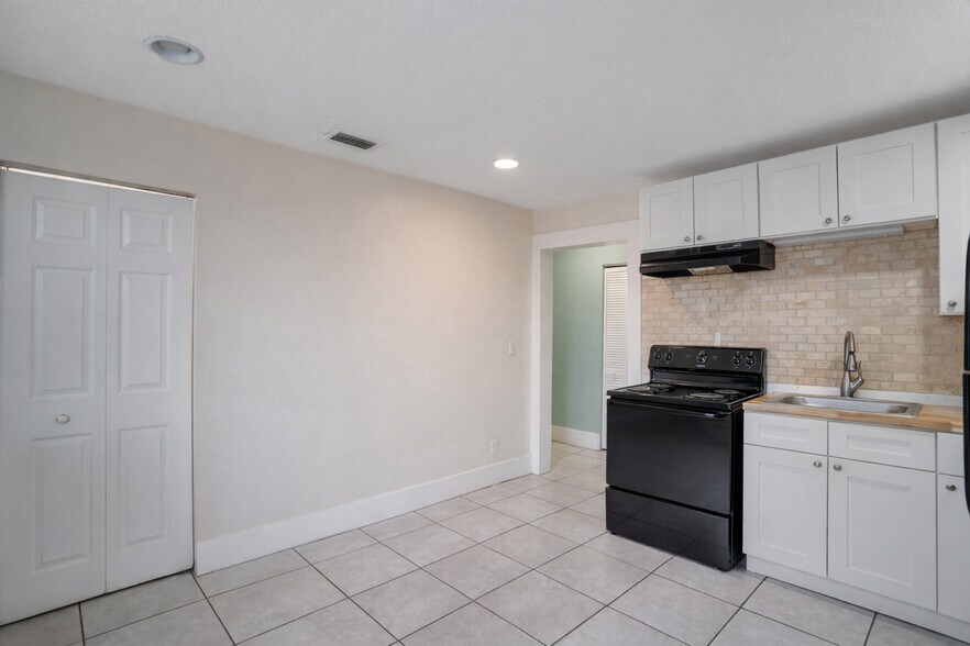 More Photos Of 316 W Columbus Dr, Tampa Apartments For Sale