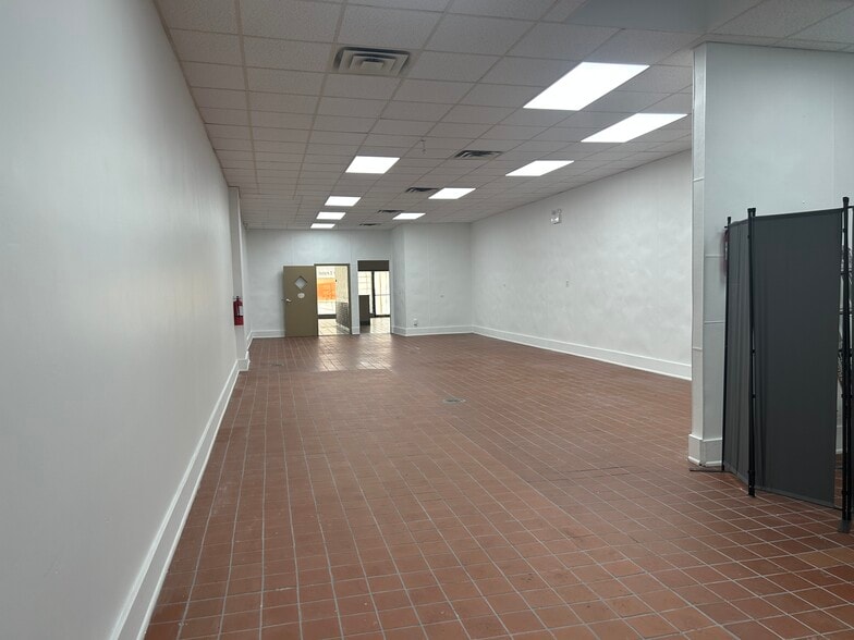 More Photos Of 1733-1739 N Harlem Ave, Chicago Storefront For Lease
