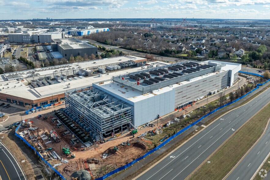 More Photos Of 21625 Red Rum Dr, Ashburn Industrial For Lease