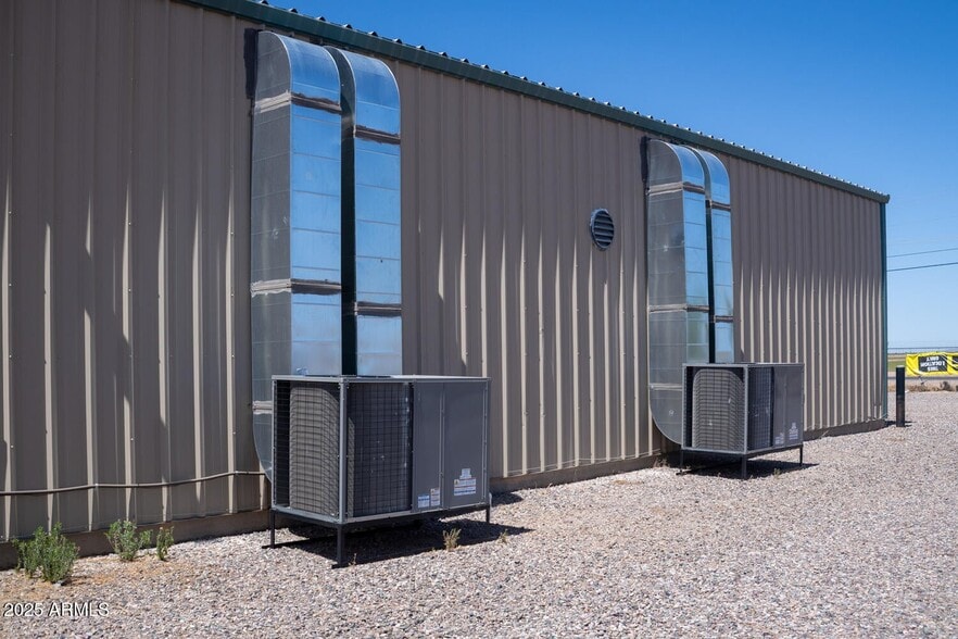 More Photos Of 8282 W Sandy Ln, Arizona City Warehouse For Sale