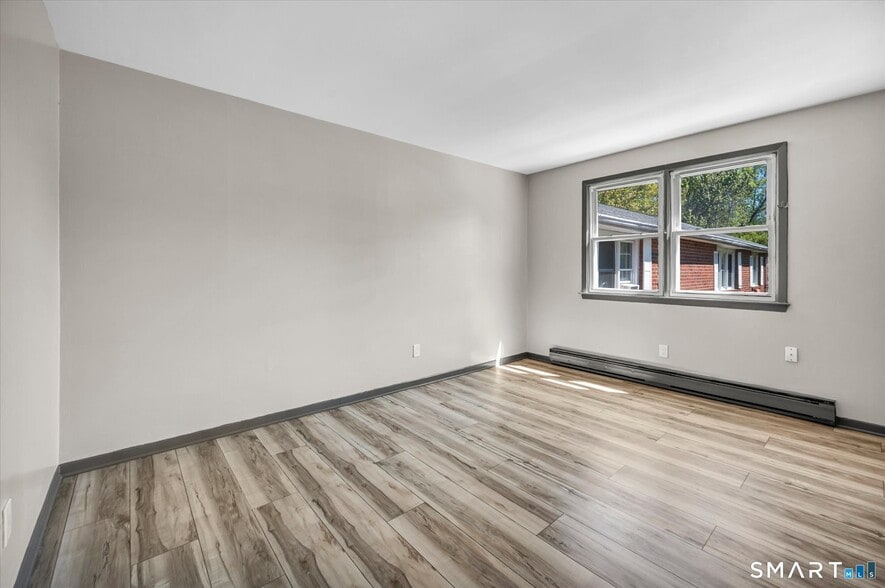 More Photos Of 40 Briarwood Ln, Branford Apartments For Sale