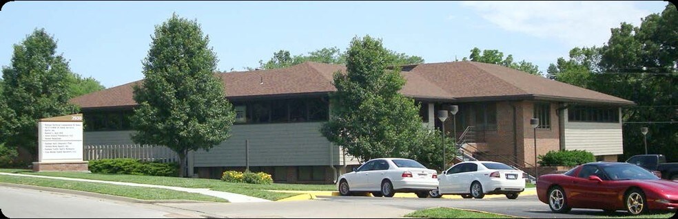 More Photos Of 2930 SW Wanamaker Dr, Topeka Office For Lease