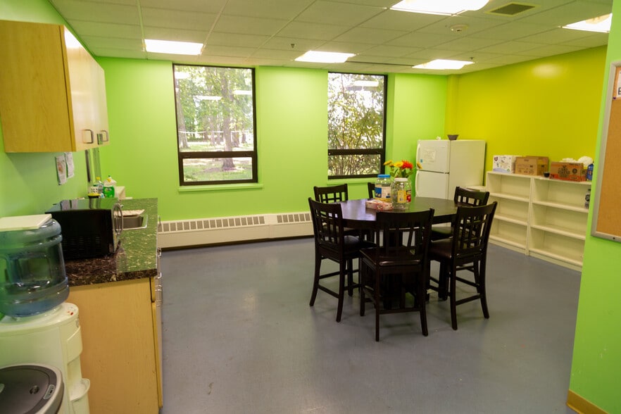 More Photos Of 1460 Livingston Ave, North Brunswick Warehouse For Lease