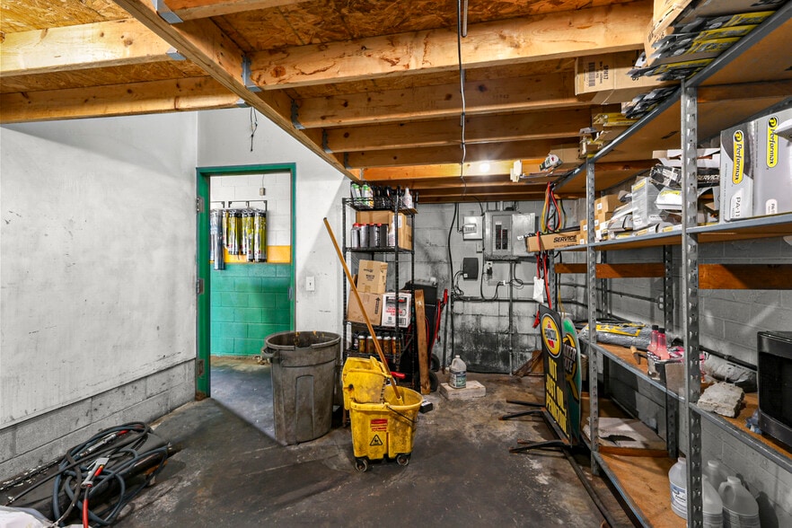 More Photos Of 3422 Flushing Rd, Flint Auto Repair For Sale