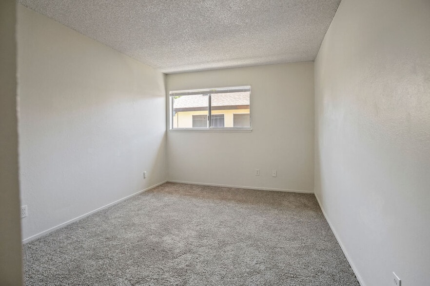 More Photos Of 3321 Santa Rosa Ct, Merced Apartments For Sale