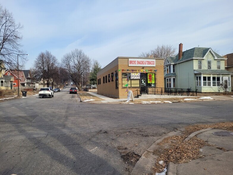 More Photos Of 879 Fremont Ave, Saint Paul Freestanding For Sale