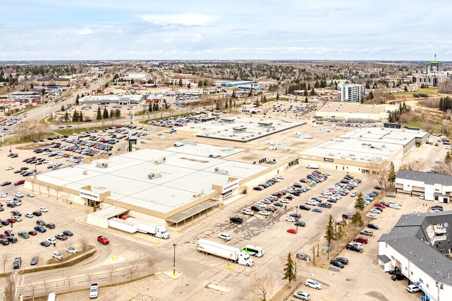 More Photos Of 375 St Albert Trl, St. Albert Department Store For Lease