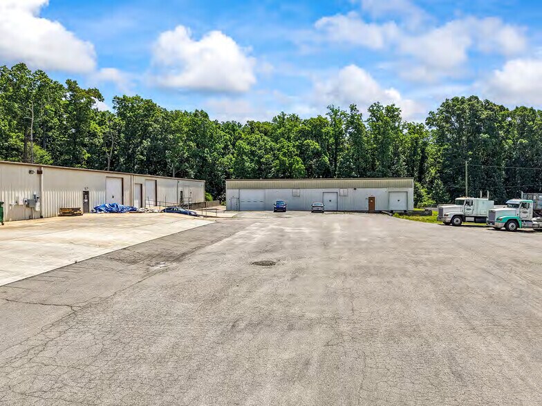 More Photos Of 10490 N NC Highway 150, Clemmons Flex For Sale