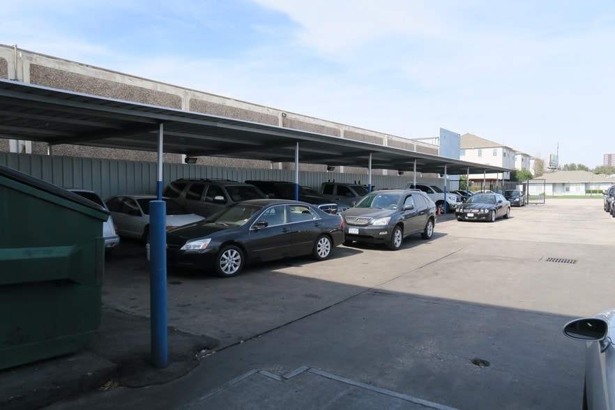 More Photos Of 5829 Beverly Hill St, Houston Warehouse For Lease