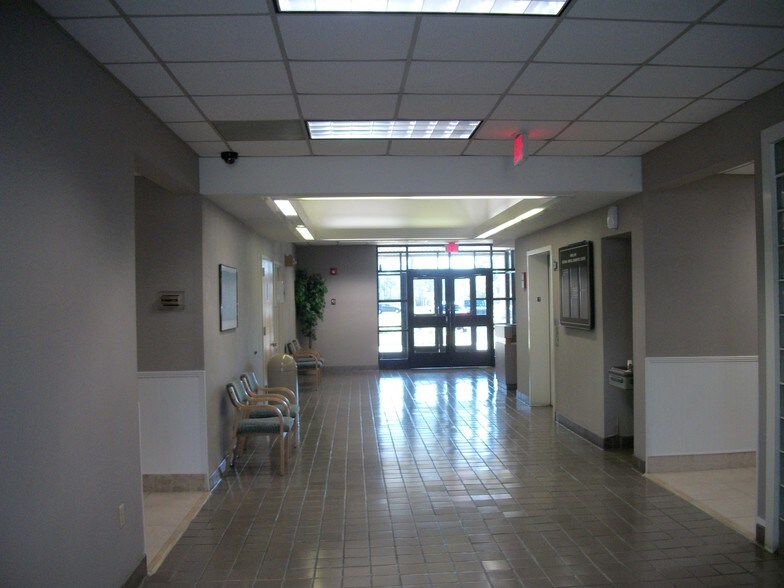 More Photos Of 130 N Gross Rd, Kingsland Medical For Sale