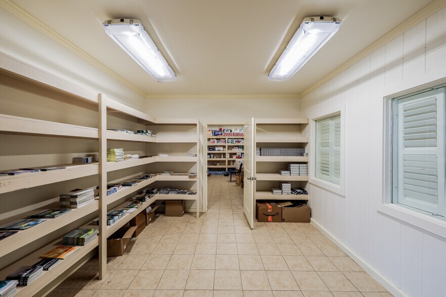 More Photos Of 5809 East Dr, Laredo Warehouse For Sale