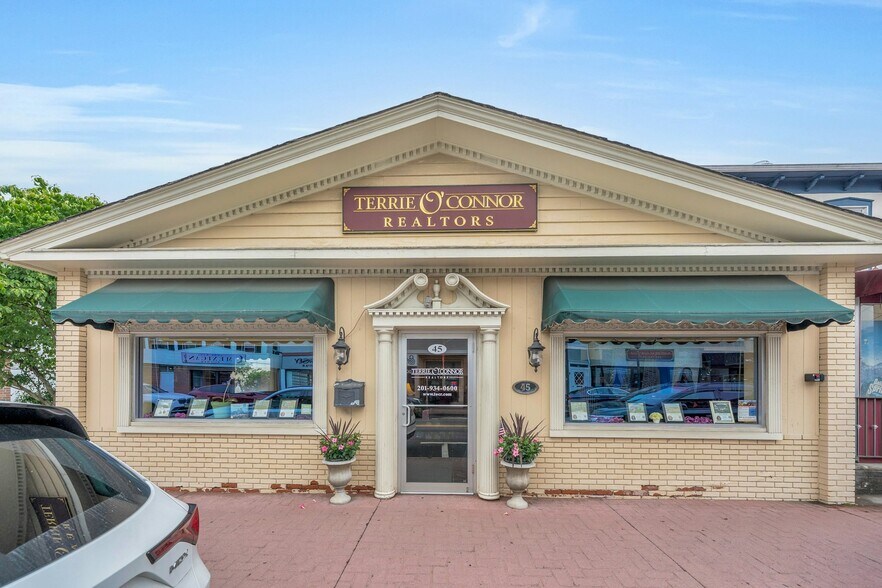 Primary Photo Of 47 E Main St, Ramsey Office Residential For Lease