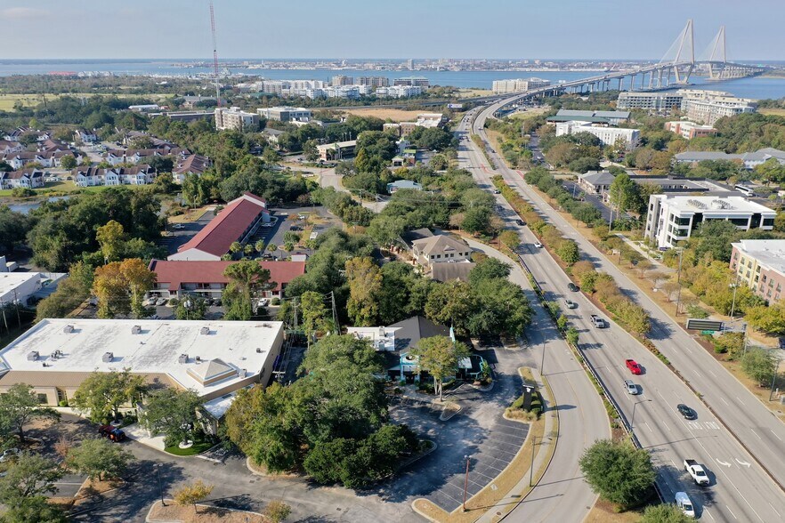 More Photos Of 341 Johnnie Dodds Blvd, Mount Pleasant Restaurant For Sale