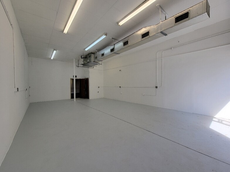 More Photos Of 9225 Ulmerton Rd, Largo Light Distribution For Sale