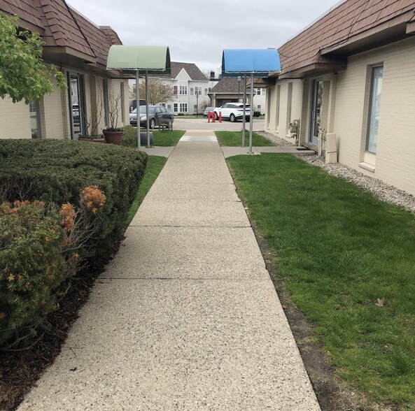 More Photos Of 6405 Telegraph Rd, Bloomfield Hills Medical For Lease