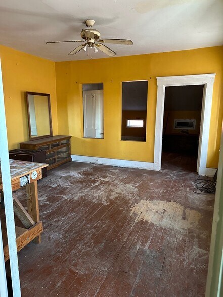 More Photos Of 2141 Central Ave, Cincinnati Storefront Retail Residential For Sale