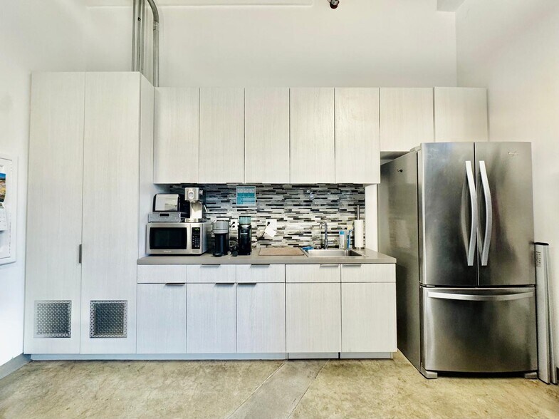 More Photos Of 13274 Fiji Way, Marina Del Rey Office Residential For Lease