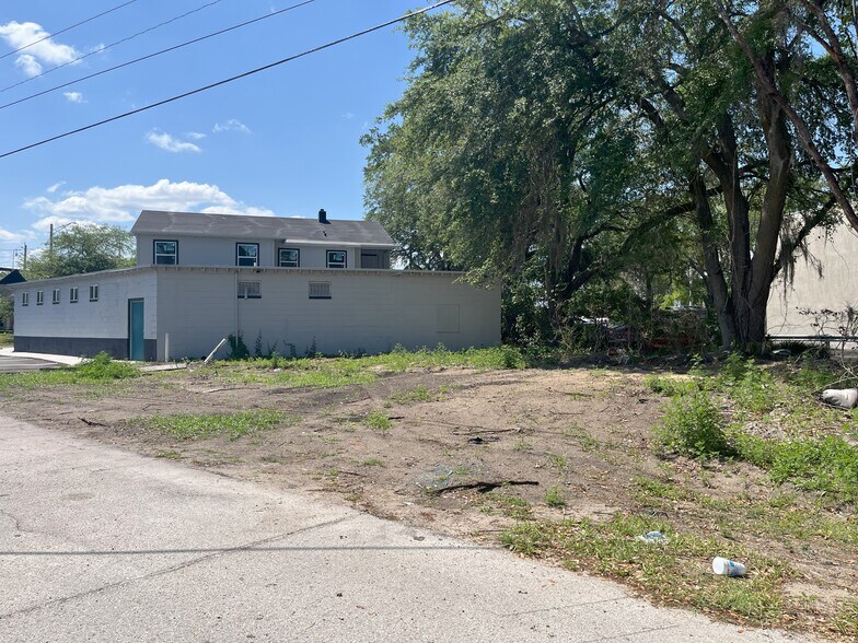 More Photos Of 9611 San Jose Blvd, Jacksonville Storefront Retail Office For Lease