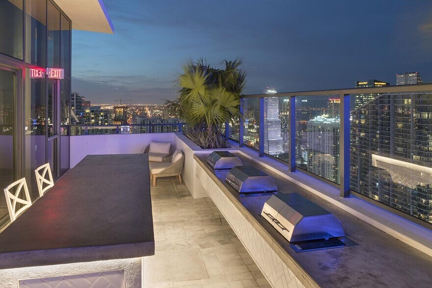 More Photos Of 86 SW 8th St, Miami Apartments For Lease