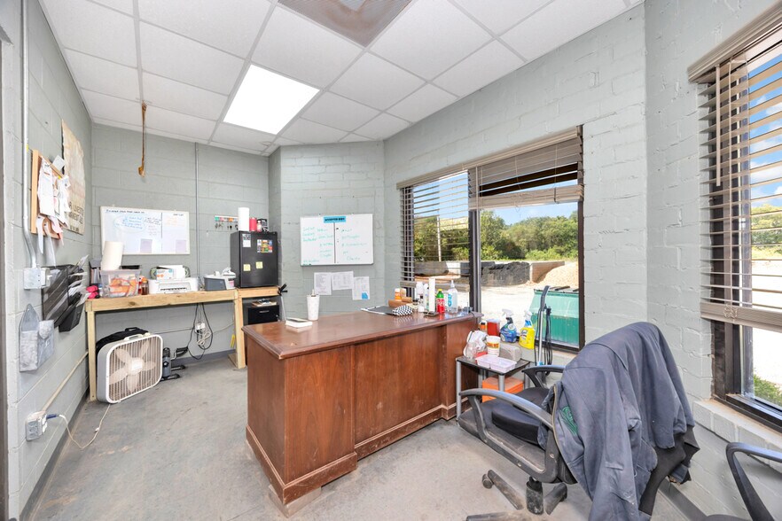 More Photos Of 363 Old Larkinsville Rd, Scottsboro Warehouse For Sale