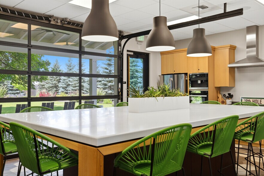 More Photos Of 9493 N Government Way, Hayden Office For Sale