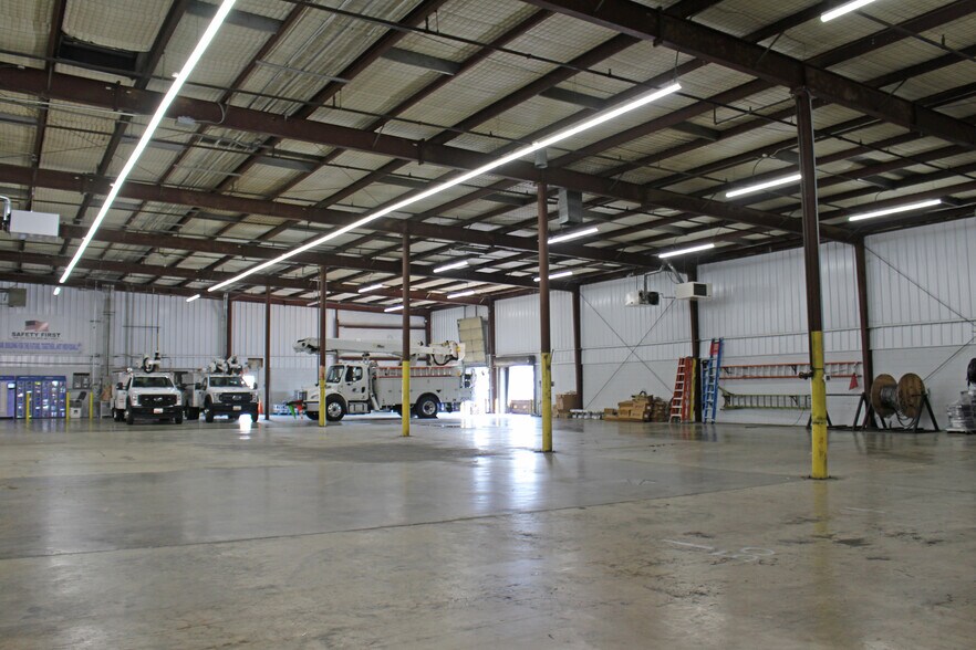 More Photos Of 101 Ritchie Rd, Capitol Heights Warehouse For Sale