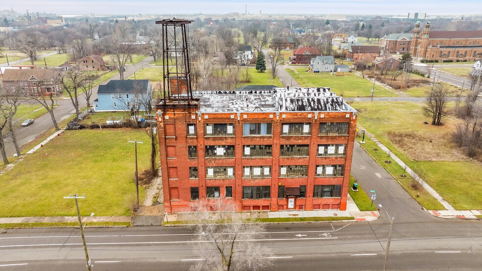 More Photos Of 2941 E Warren Ave, Detroit Apartments For Sale