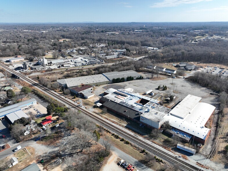 More Photos Of 110 Thermoid Way, Salisbury Manufacturing For Sale