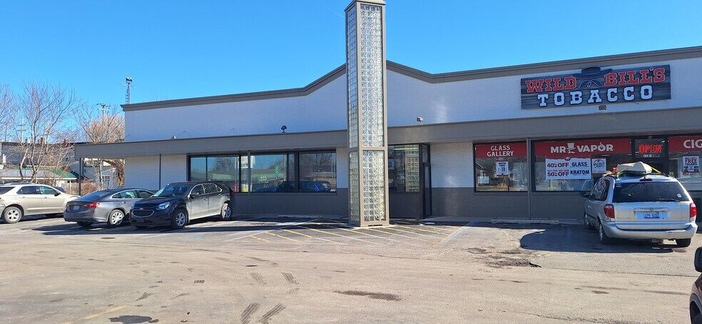 More Photos Of 113 Cypress St, Manistee Freestanding For Lease