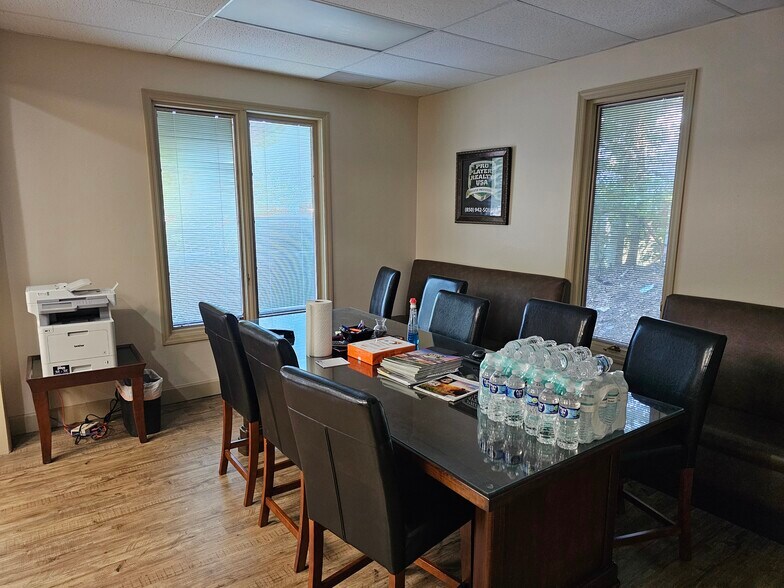 More Photos Of 2732 Capital NE, Tallahassee Medical For Sale
