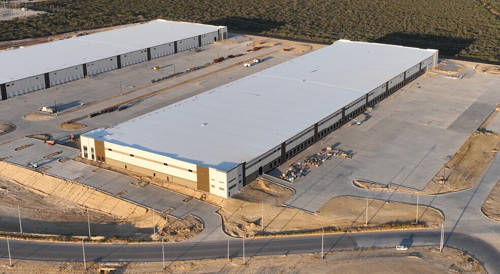 More Photos Of 13201 Port Dr, Laredo Warehouse For Lease