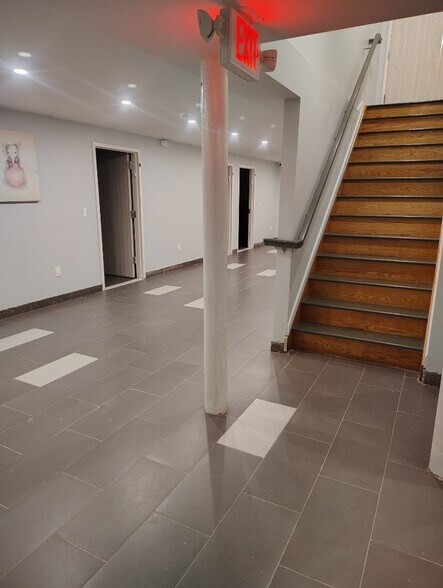 More Photos Of 40-42 Lyman St, Holyoke Freestanding For Lease