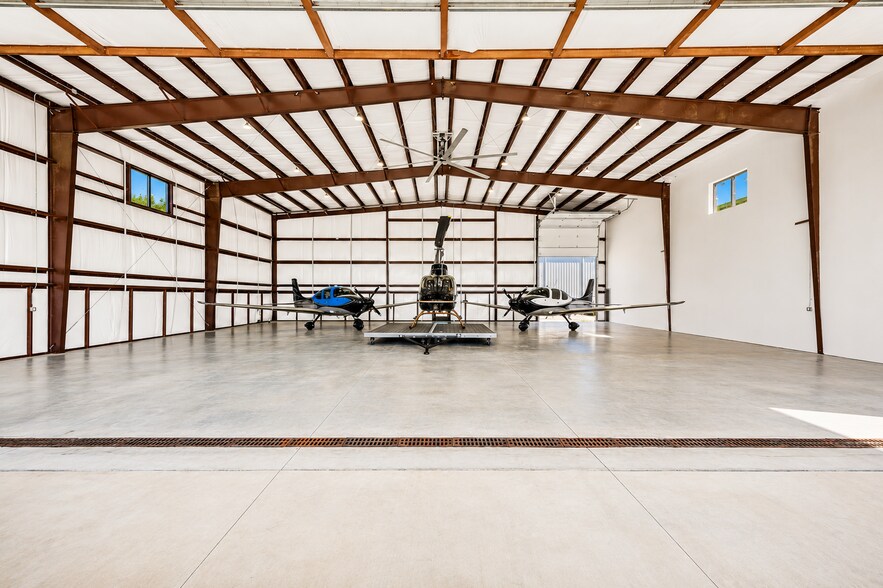More Photos Of 3000 Westcourt rd, Denton Airplane Hangar For Sale