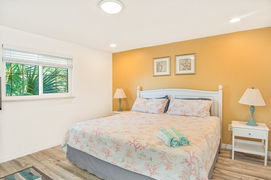 More Photos Of 217 Casey Key Rd, Nokomis Specialty For Sale