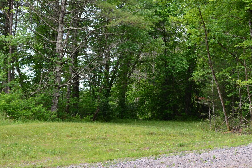 More Photos Of 6421 Highway 91 N, Laurel Bloomery Warehouse For Sale