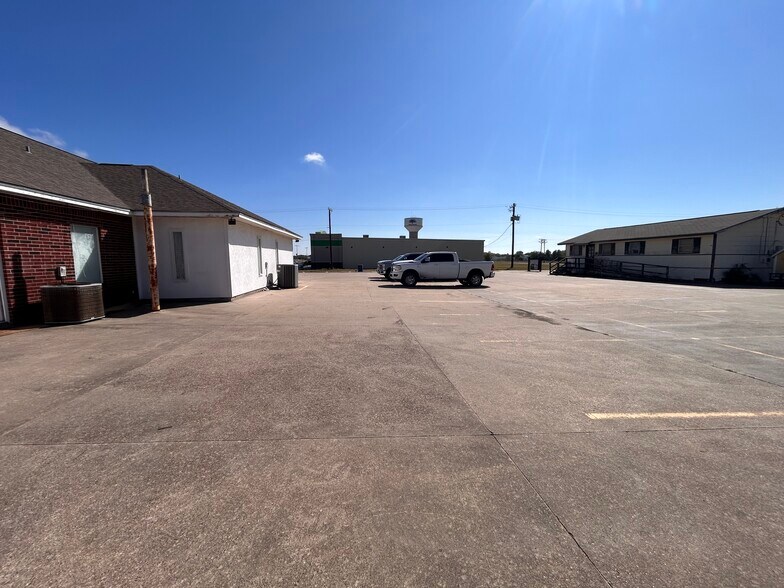 More Photos Of 2527 Highway 361, Ingleside Office For Lease