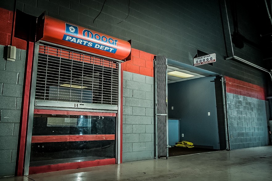 More Photos Of 101 Watters Dr, Dwight Auto Dealership For Sale