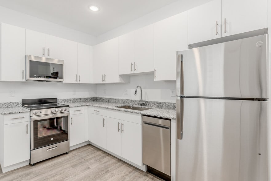 More Photos Of 1010 Dakota Dr, Jupiter Apartments For Lease