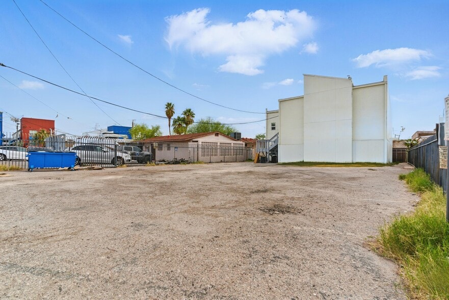 More Photos Of 214 S Maryland Pky, Las Vegas Loft Creative Space For Sale