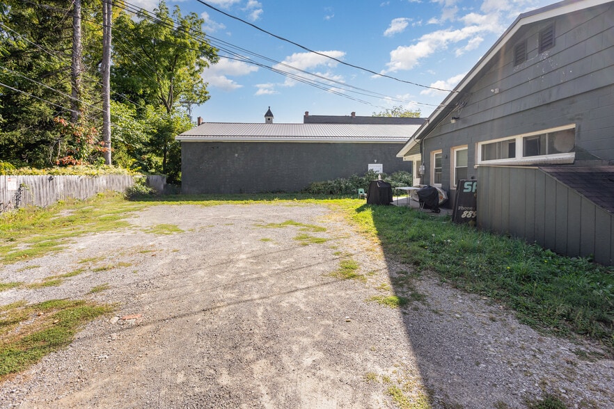 More Photos Of 32 Main St, Scottsville Storefront For Sale
