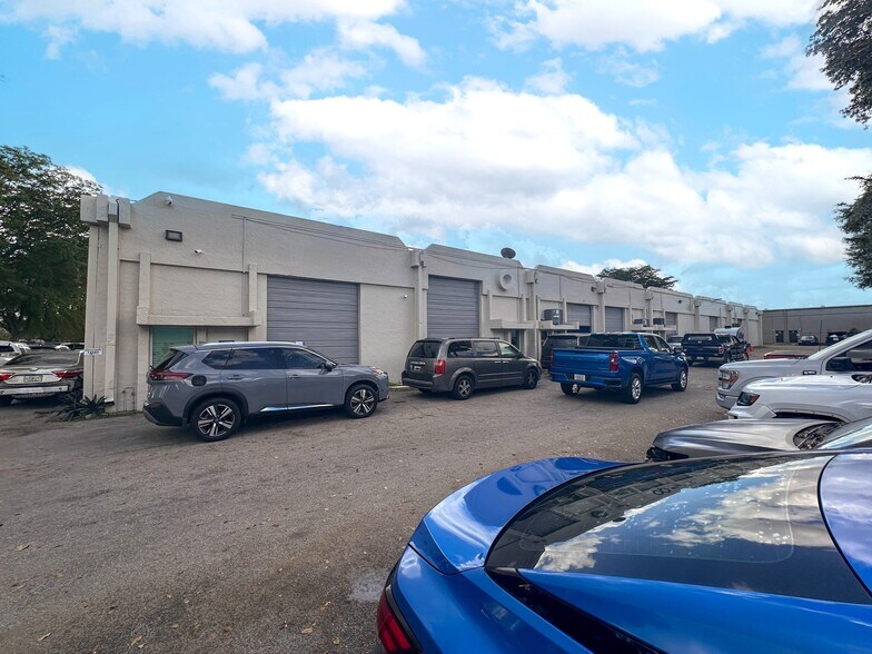 More Photos Of 14080-14118 SW 139th Ct, Miami Light Manufacturing For Sale